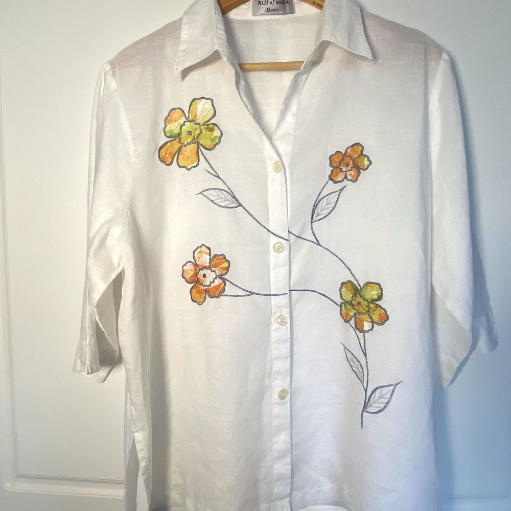Women 3/4 Sleeve Bright White Linen Top, Embroidered Flowers, Breezy Country L